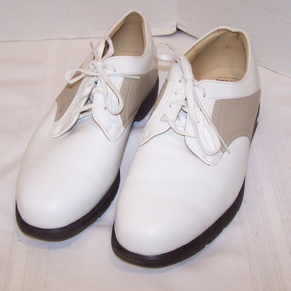 WOMEN'S NIKE AIR COMFORT GOLF SHOES S3536